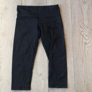 Lululemon crop leggings size 4